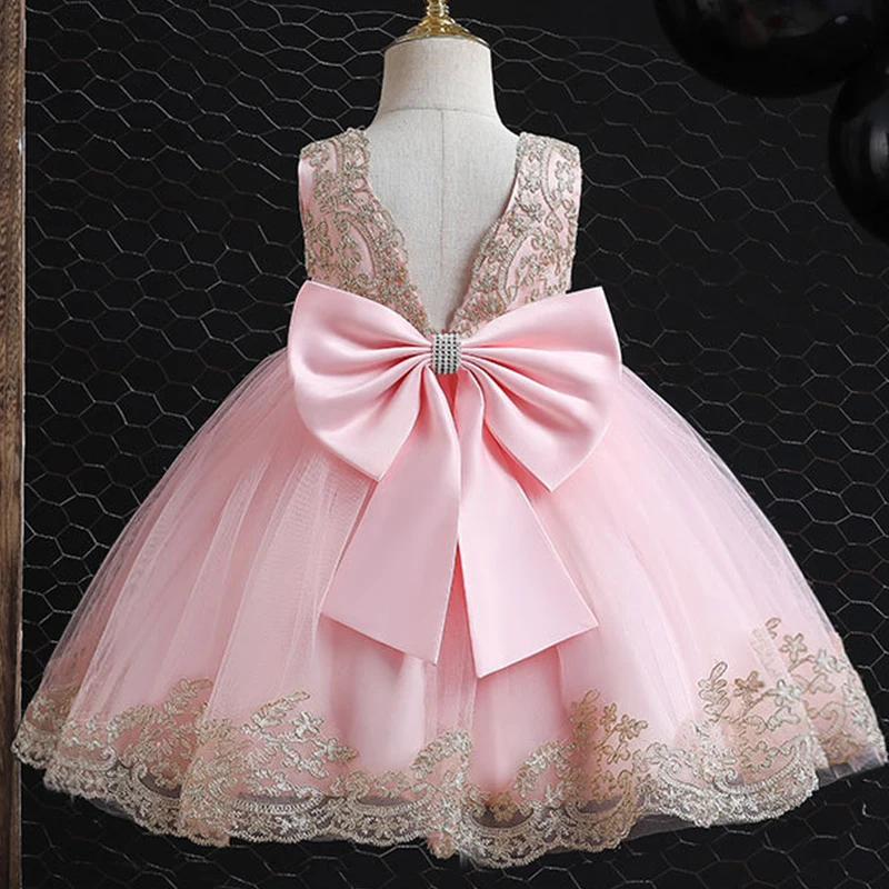 Robe princesse fille fêtes anniversaire mariage tissu tulle satin broderies dorées style classique rose élégan