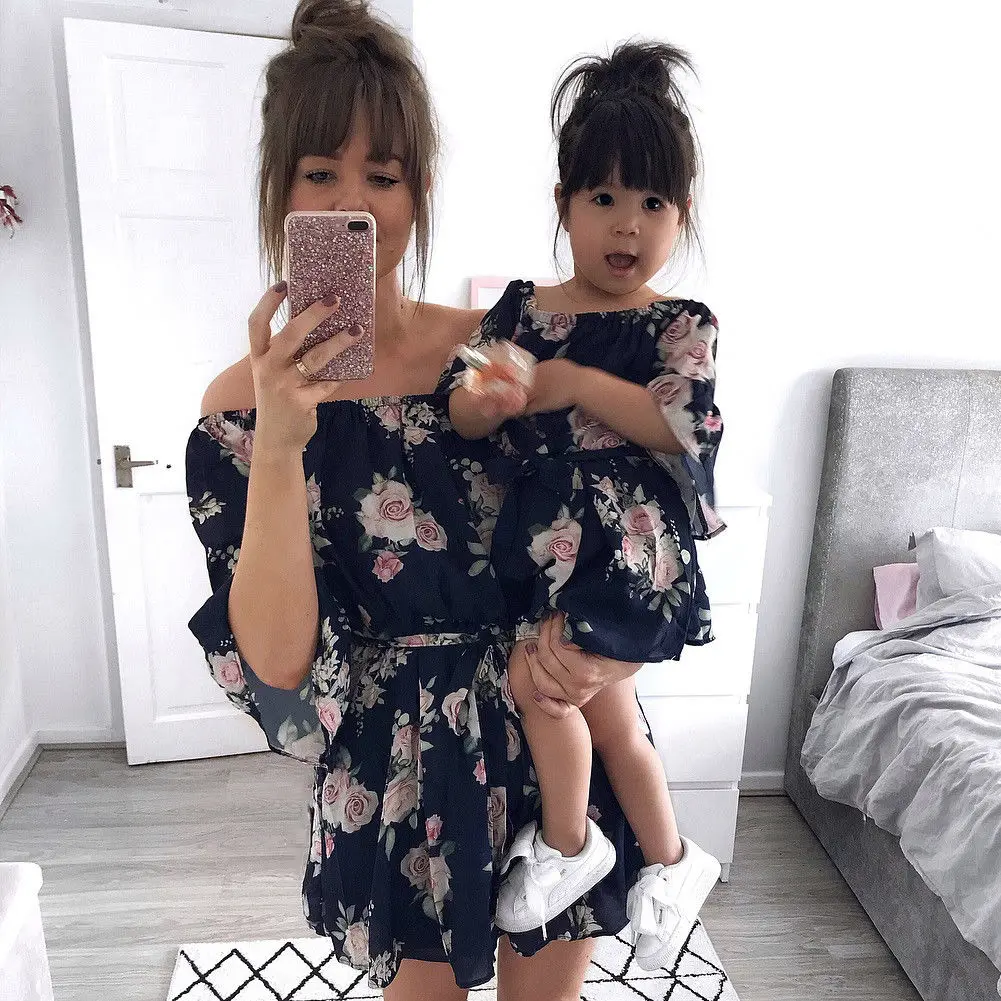 Robe trapèze assortie pour mère et fille vêtements de famille tenues florales vacances d'été Off Initiated
