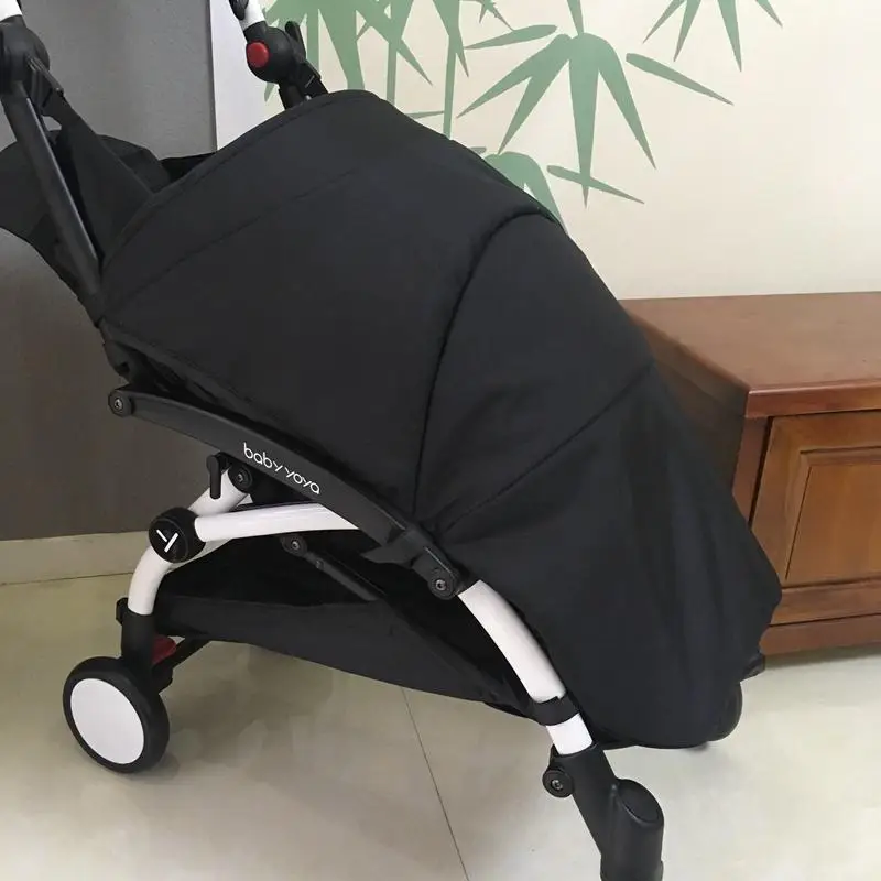 Poussette pliable Baby Yoya design moderne compact aluminium polyester noir blanc bébé ville Usage facile tran