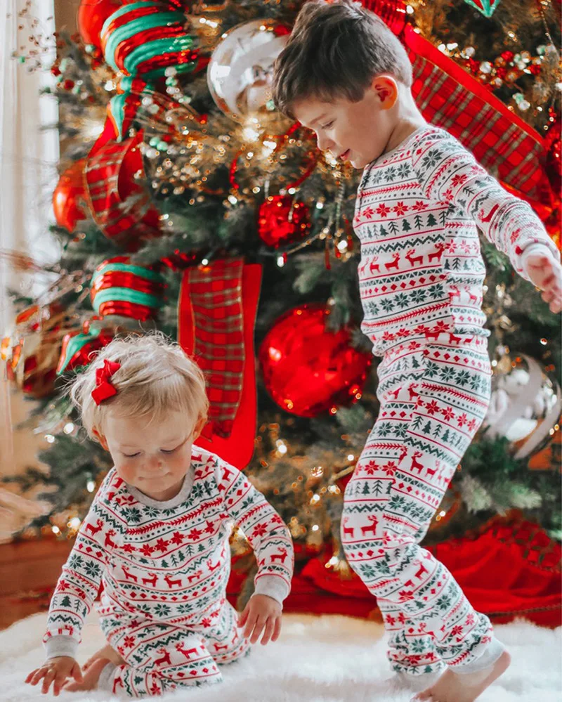 Tenues de famille assorties de Noël ensembles pyjama longs avec impression de renne mère/père/enfant/bébé coto