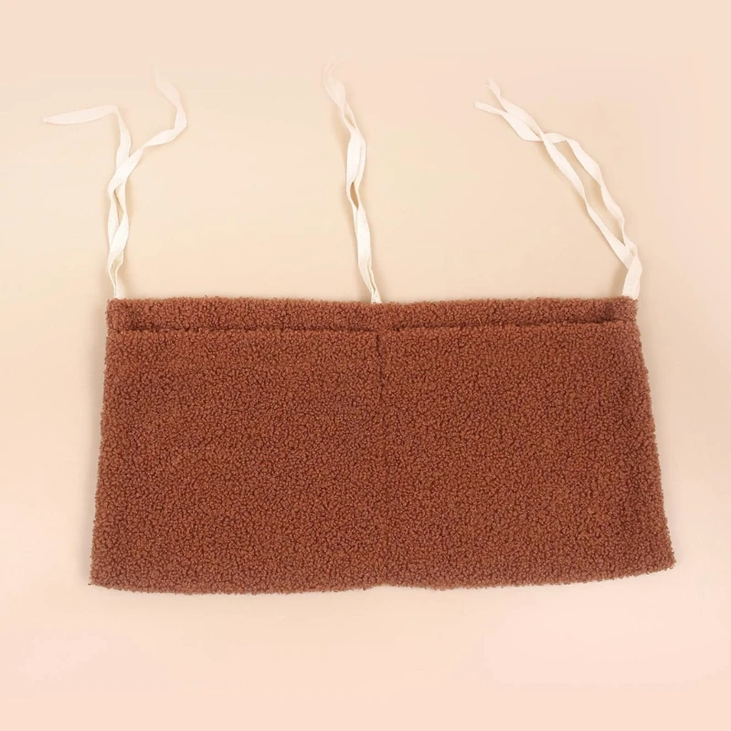 Écharpe de portage bébé en velours doux texture peluche ajustable design minimaliste idéal pour nouveauné port