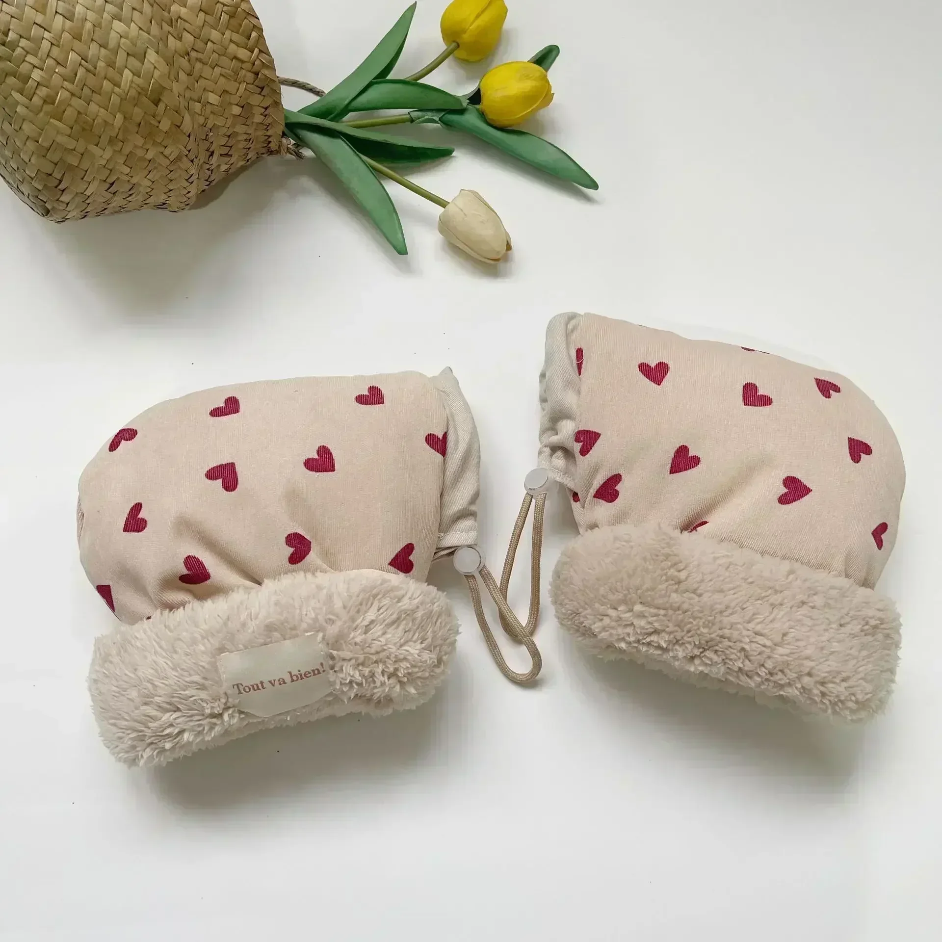 Gants de poussette coupevent pour enfants mitaines en tissu doux design cœur usage hivernal accessoire scooter