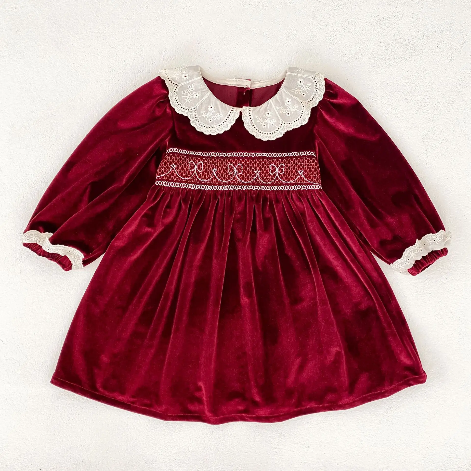 Robe velours dentelle princesse fille 28 ans manches longues occasion