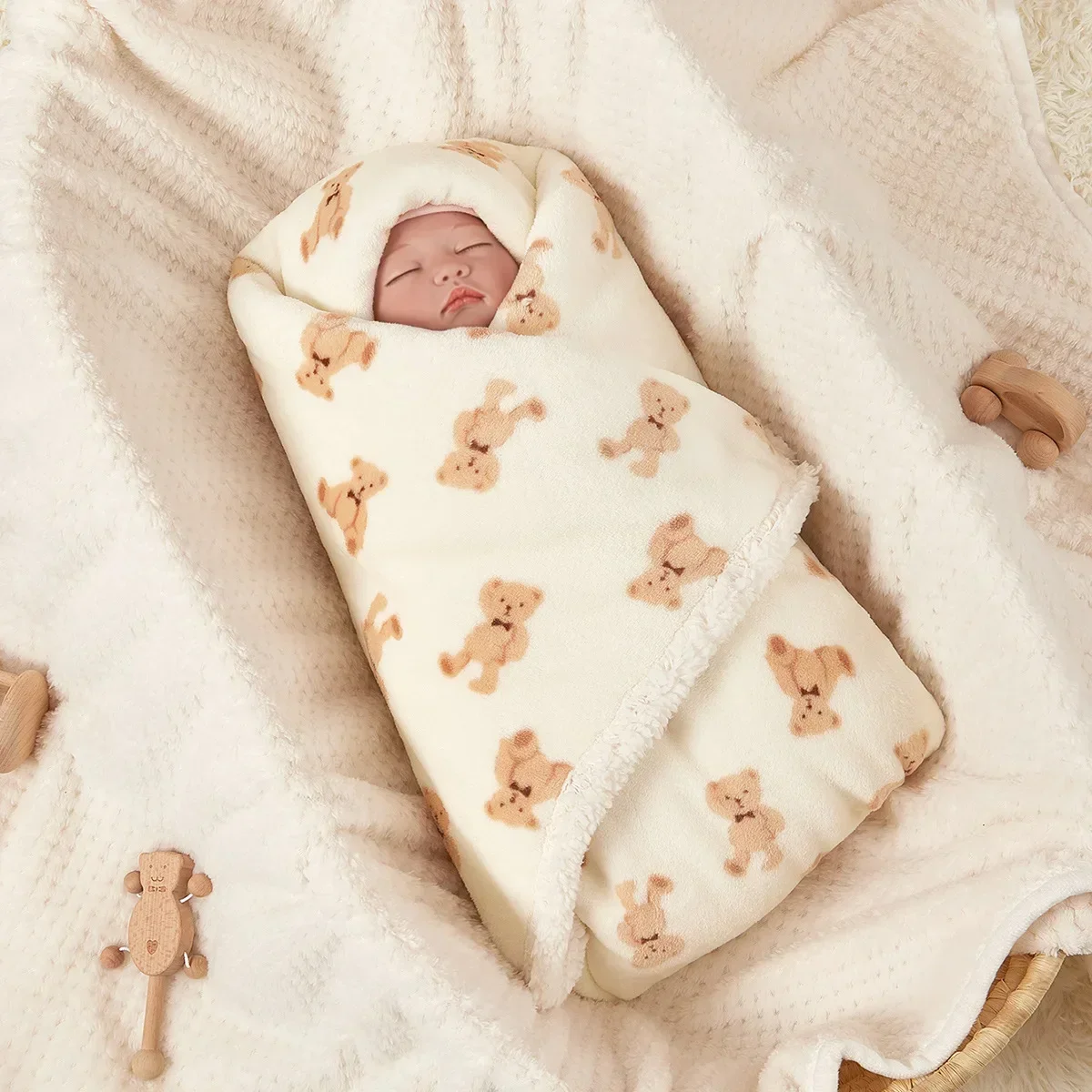 Couverture Douce et Chaude pour NouveauNé Lange en Agneau Rond Hiver Beige Bear Literie Poussette Baby Blanket