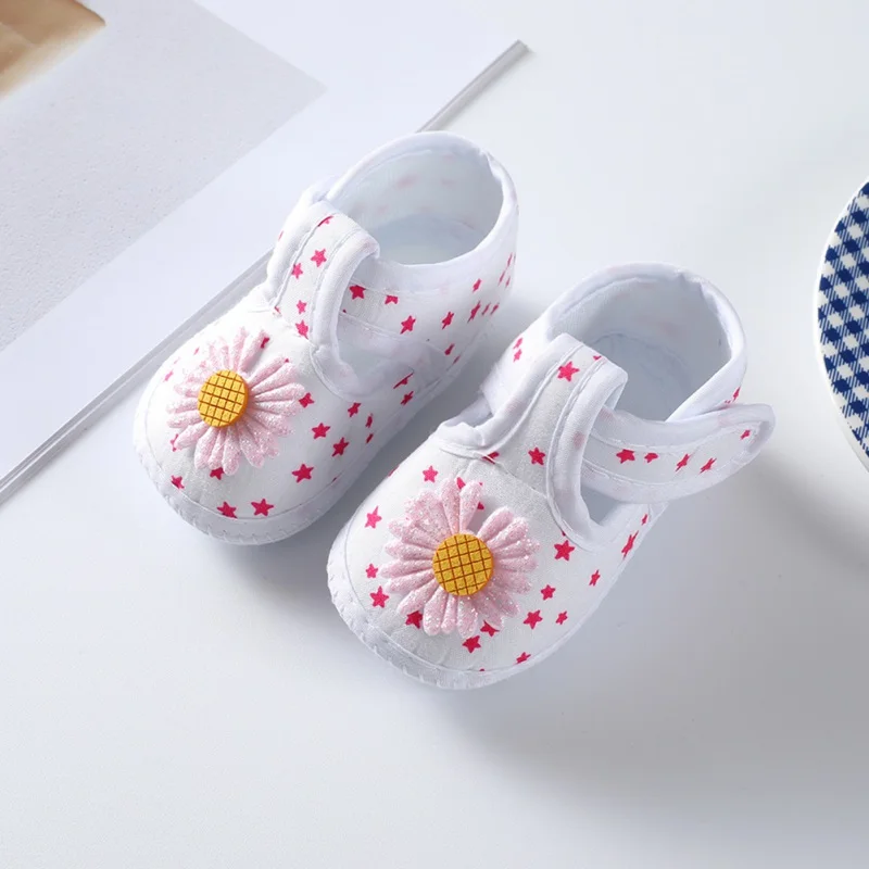 Chaussures bébé fille floral étoiles motifs Velcro fermeture intérieur doux舒适 première marche fille nouveauné 