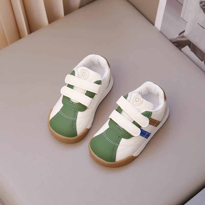 Chaussures enfants antiglisse semelle douce Velcro sport设计 2025 nouveau modèle bébé garçon fille chaussures de