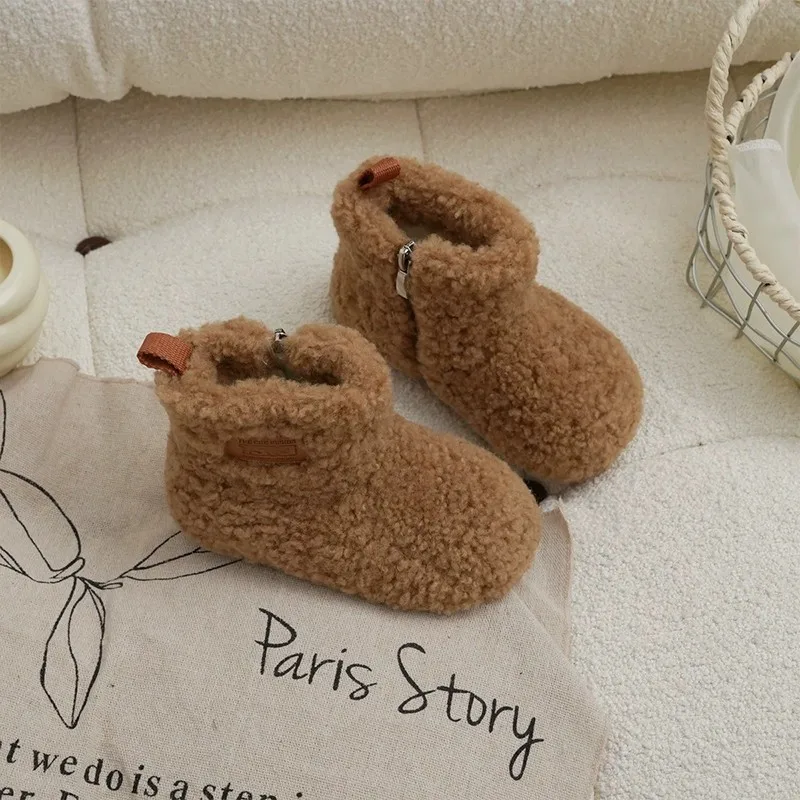 Bottines en peluche pour bébé fille chaussons chauds hiver 2025 doux et