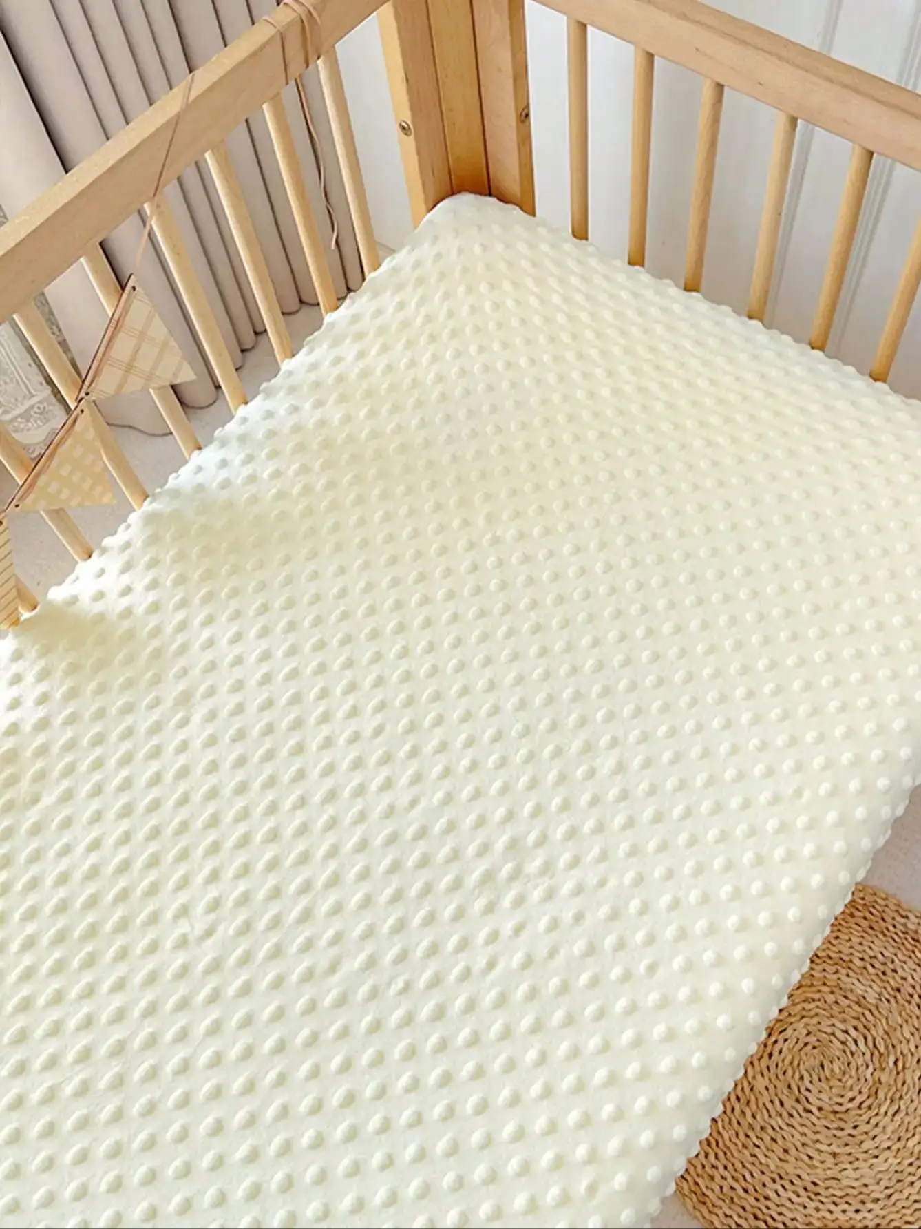 Draphousse en polyester pour berceau bébé texture douce 刺激 tactile lit