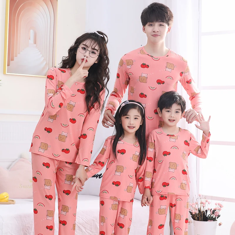 Ensemble de pyjamas familial coordonné en coton doux pour maman papa et bébé Pyjamas assortis pour soirées cos