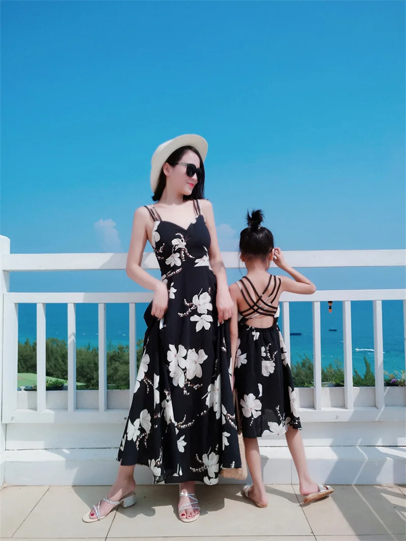 Robe d'été en mousseline de soie assortie mère et fille tenues