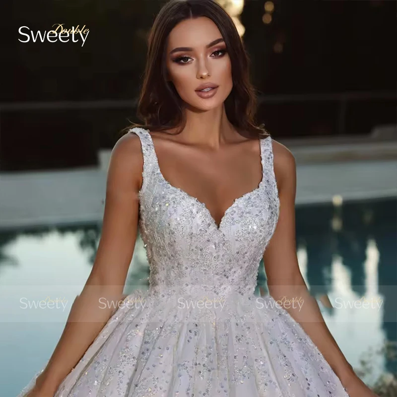 Robe de mariée à paillettes en organza perles col en V personnalisée robe princesse sans manches longueur plan