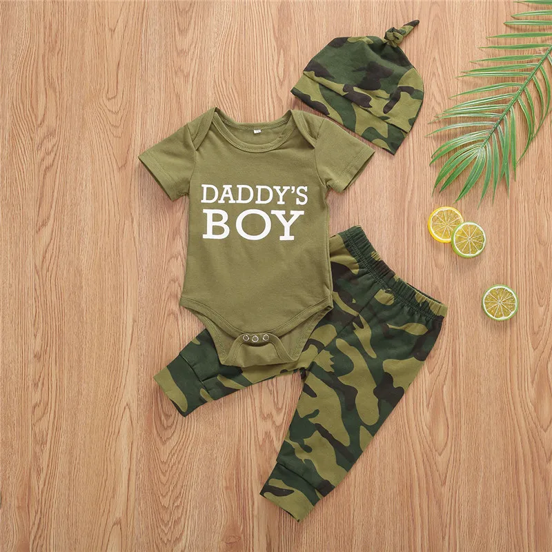 Ensemble 3 Pièces pour Bébé Garçon et Fille 024 Mois Romper à Manches Courtes Pantalon en Camouflage Bonnet Lo