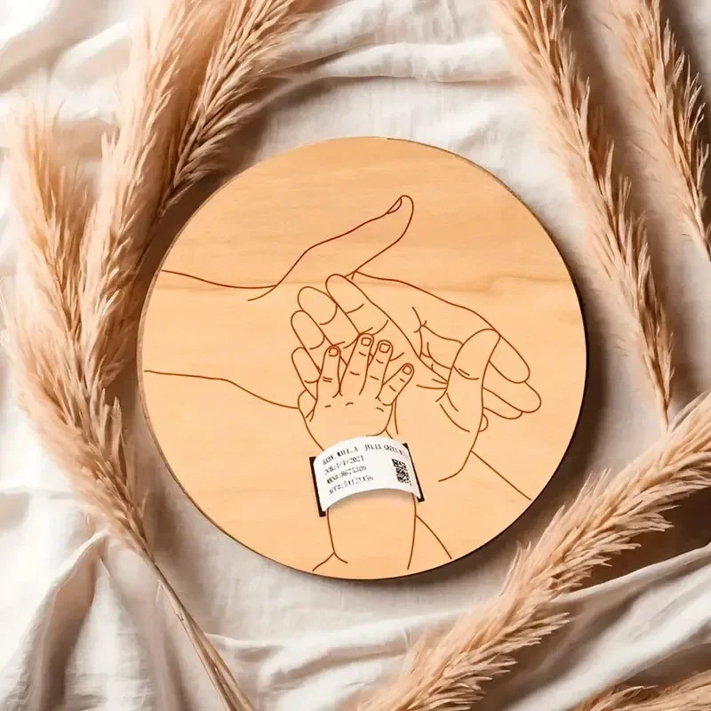 Portesouvenir gravé pour nouveauné plaque mémorative bois mains gravées cadeau personnalisé bébé souvenir nais
