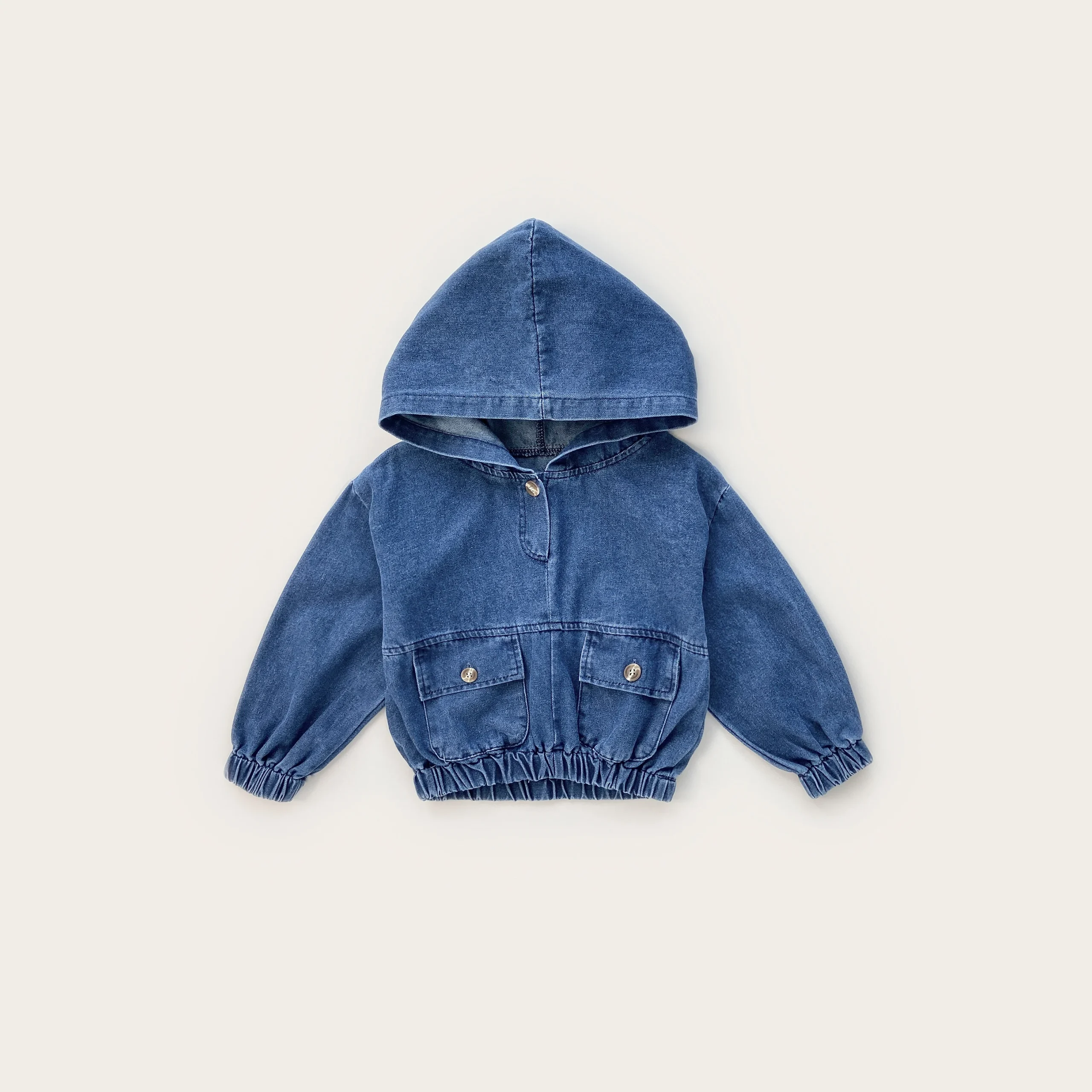 Veste en denim pour enfant avec capuche et poches style moderne bleu vêtements bébé 24 ans collection automne 