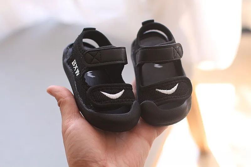 Sandales de plage pour bébés garçons et filles chaussures de sport à la mode pour les premiers pas pour l'été
