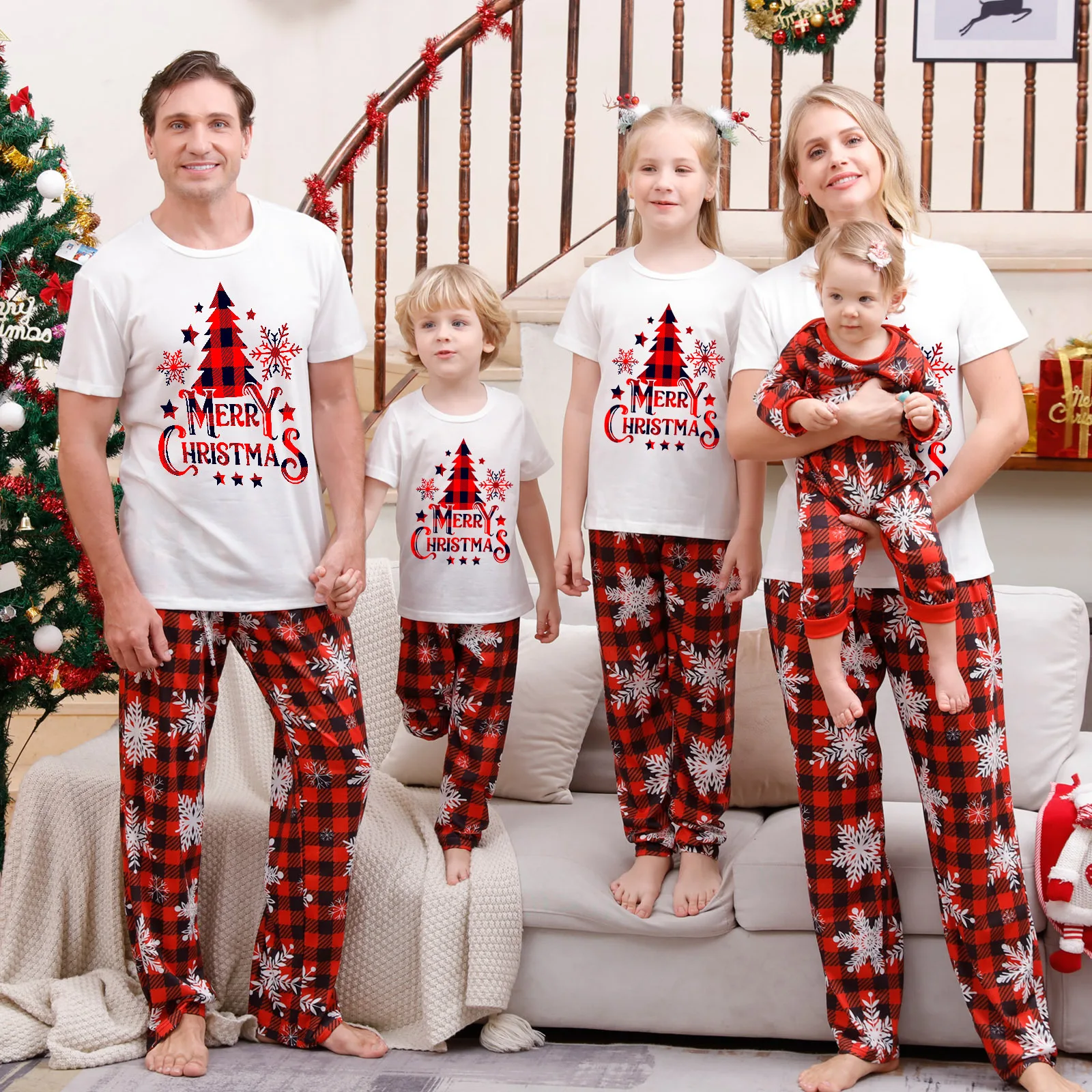 Ensemble pyjama Noël familial bébé enfant adulte vêtements de fête nuit confort doux matière qualité