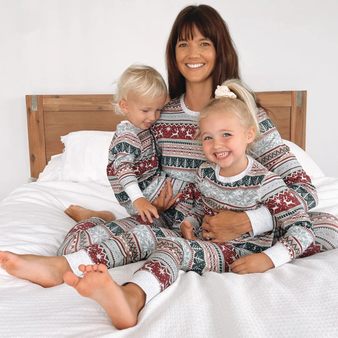 Ensemble pyjama familial Noel 2025 doux et stylé pour maman papa et enfants 2 pièces imprimé Noel matériau con