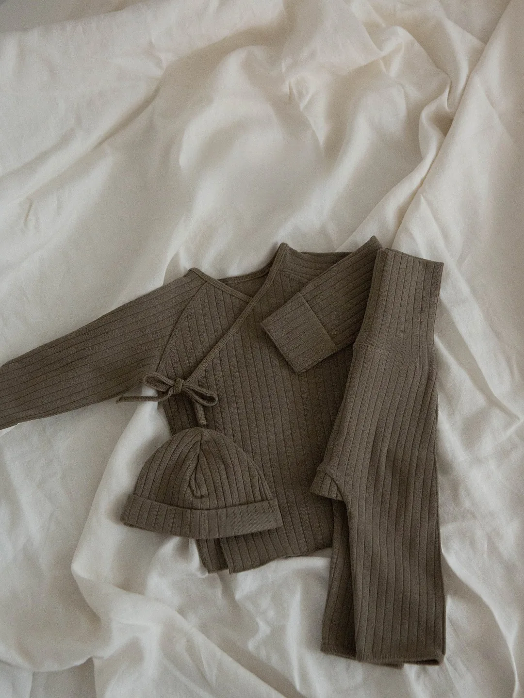 Ensemble vêtements bébé manches longues 3 pièces côtelé pantalon