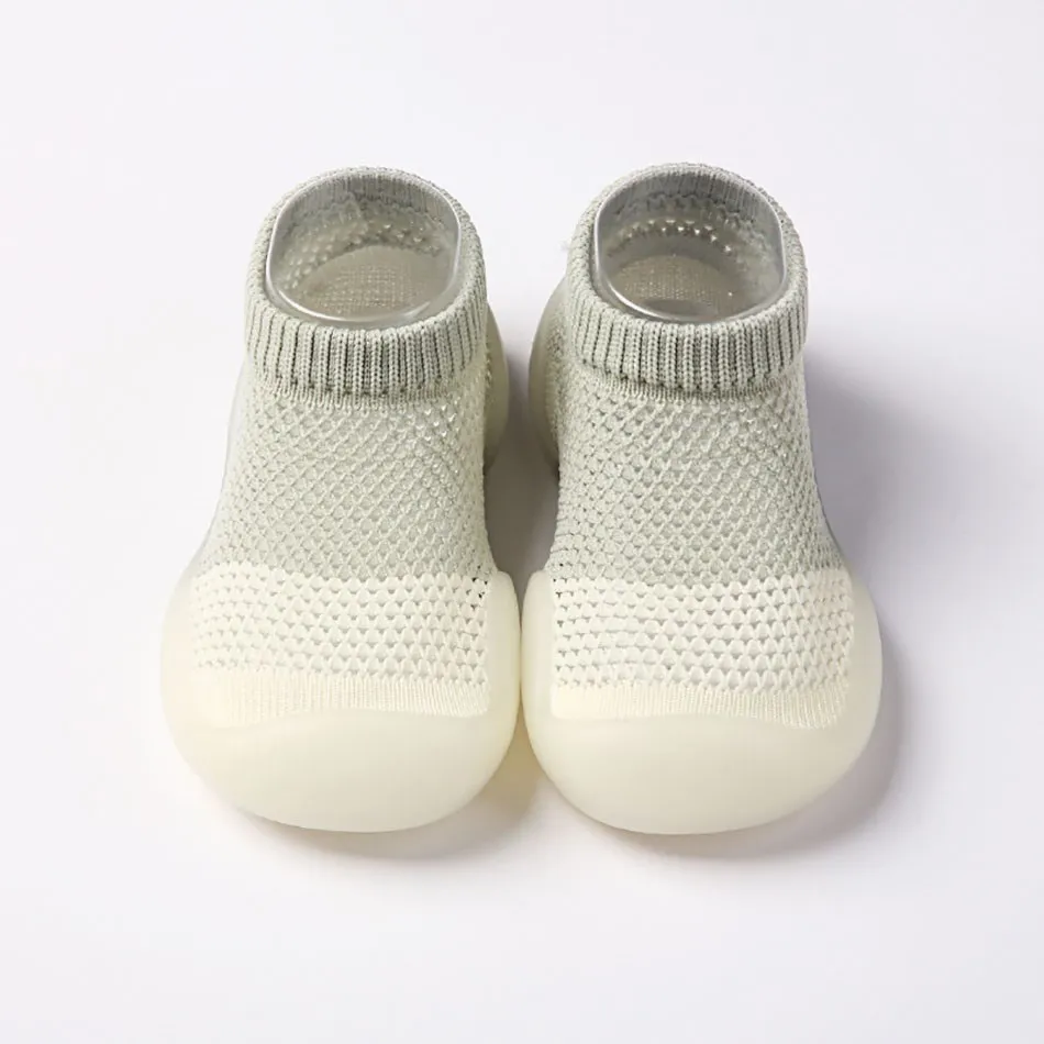 Chaussures d'été respirantes pour bébés, chaussures de sol antidérapantes à fond souple et chaussettes en soie