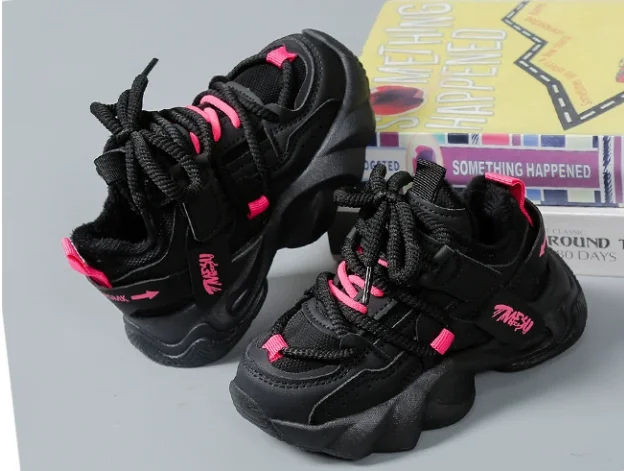 Chaussures de sport pour fille sneakers modernes design côtelé lacets rose vif confortable durable tendance en