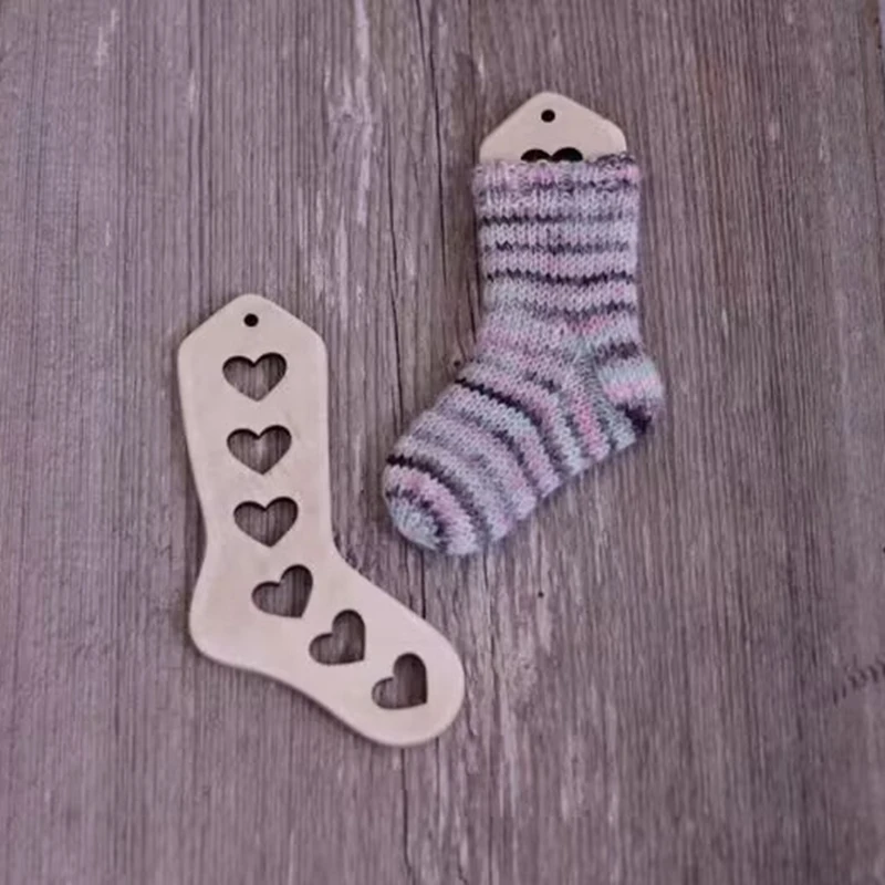 Lot de 2 chaussettes en bois pour nouveauné blocage doux et sécuritaire présentaire en bois naturel avec cœurs