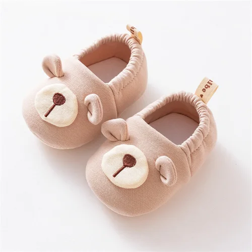 Chaussons enfants design porc beige coton doux élastique sans fermeture usage intérieur confort bébé