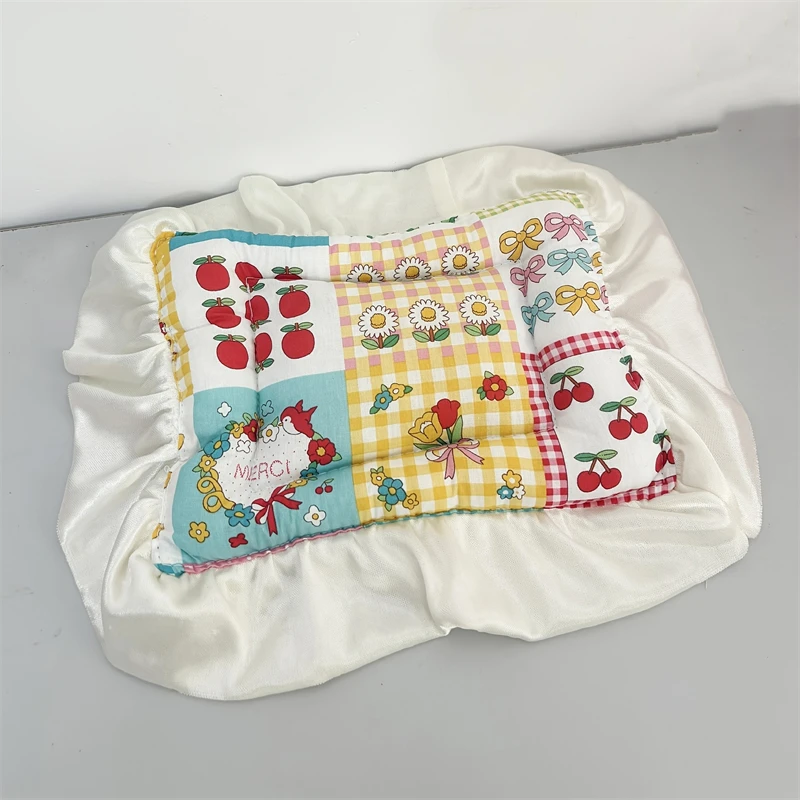 Coussin décoratif bébé multicolore motifs fleurs et fruits satiné doux salle de jeux literie accessoire bébé d
