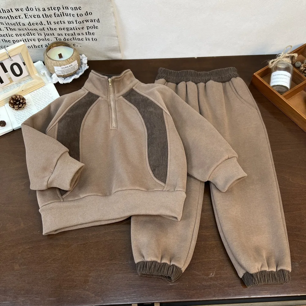 Ensemble sportswear enfants velours côtelé contrasté pull pantalon automne 2025 collection tendance confortabl