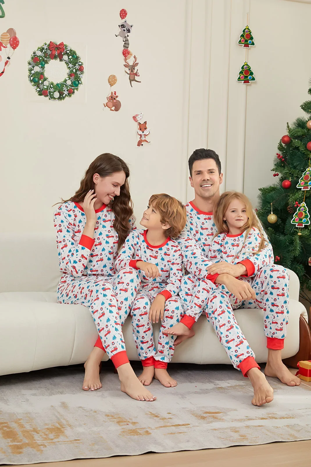 Pyjamas de Noël 2025 Famille Bébé Enfant Adulte Costume EnfantChien Tenue Confortable et Élégante pour Fêtes