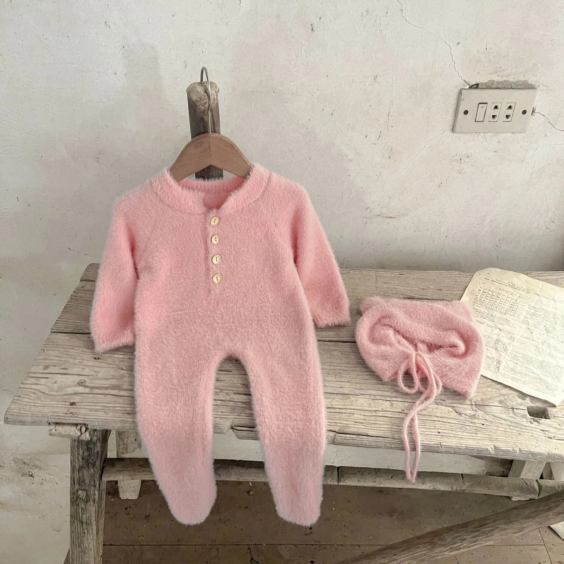Combinaison bébé hiver 13 ans tissu doux col rond manches longues bonnet inclut style moderne simple rose pâle