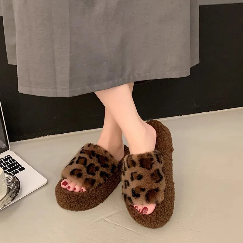 Mules intérieures femelle peluche similifourrure motif léopard confort maximal antiglissantes chaussons d'hive