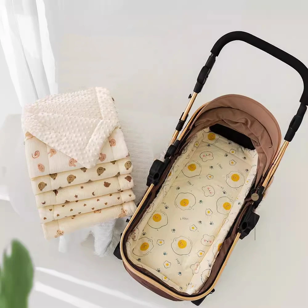 Coussin de siège bébé confortable doux et sécurisé pour poussette et voiture