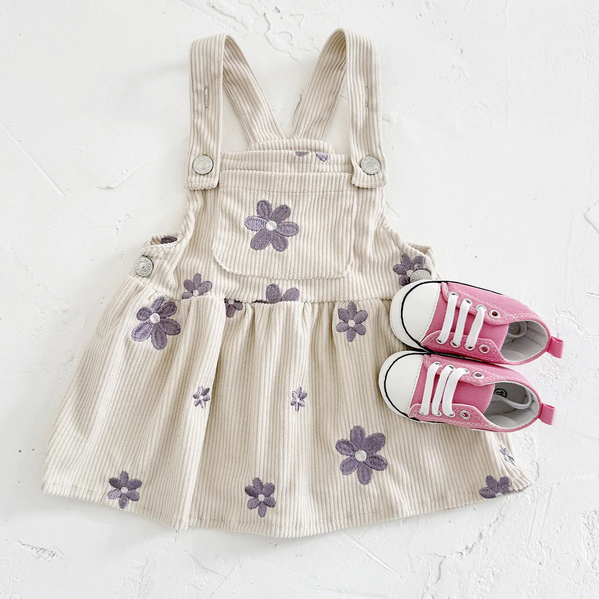 Robe salopette fille 03 ans denim bretelles brodées tenue bébé fille style mignon confortable pratique
