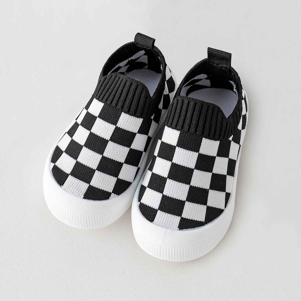 Chaussures bébé slipon antidérapantes premiers pas design damier noir blanc confort respirant facile à enfiler