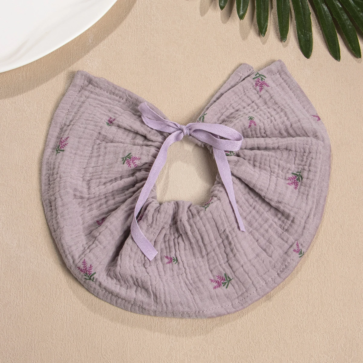 Bavoir bébé réglable en coton lavande imprimé floral satiné ajustable doux pour la peau 01 ans design mignon e