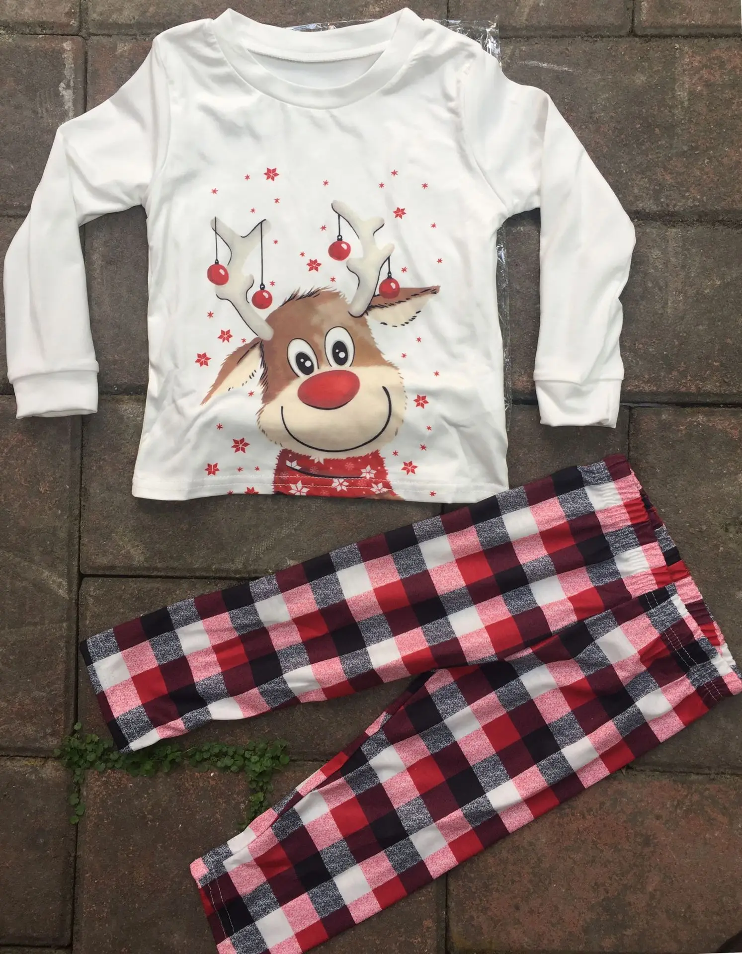 Ensemble pyjama enfant Noël rennes ours polaire style famille fêtes