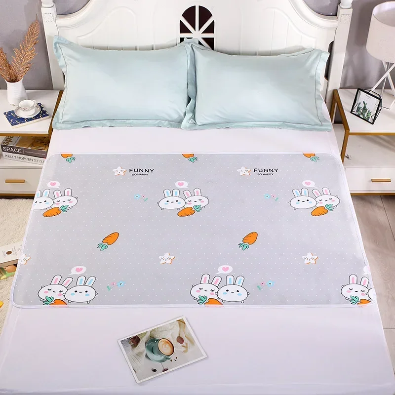 Matelas imperméable et lavable pour bébé housse décorative avec motifs