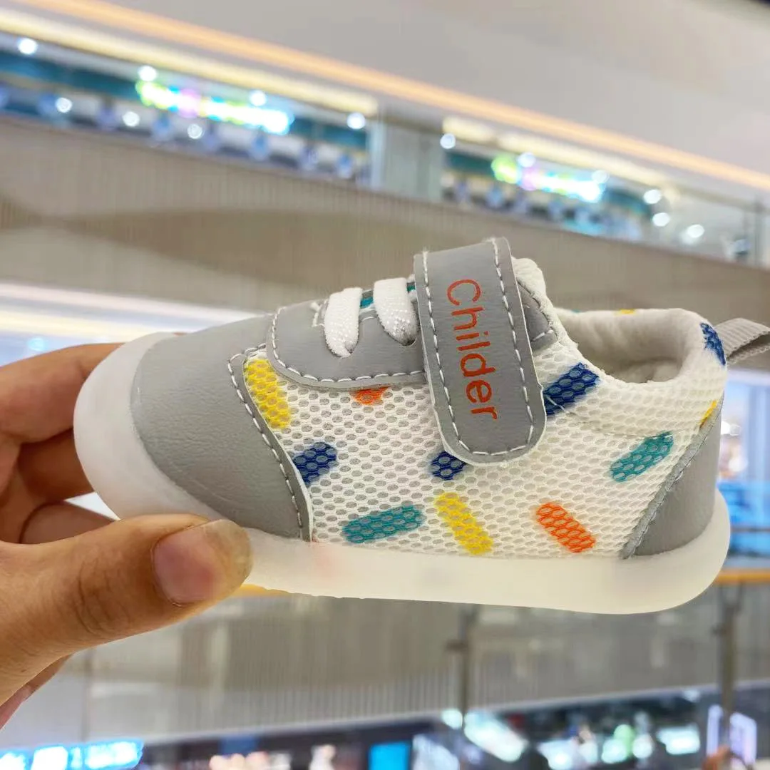 Baskets enfants mode moderne 2025 printemps maille respirante semelle souple antiglissante chaussures légères 
