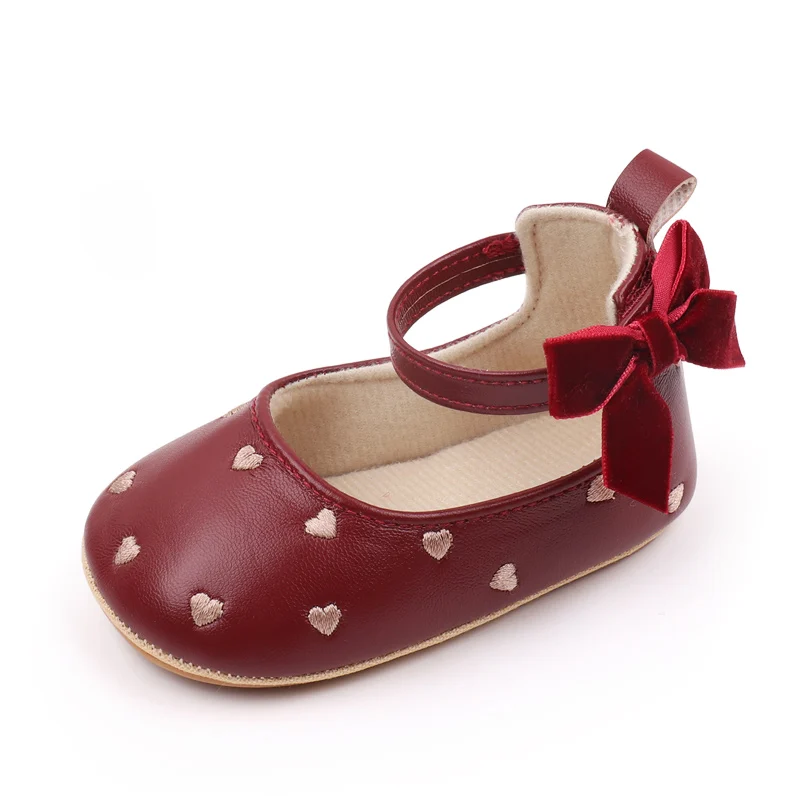 Chaussures bébé fille ballerines style élégant nœud velours cœurs brodés matériau doux prémarche bébé fille 01