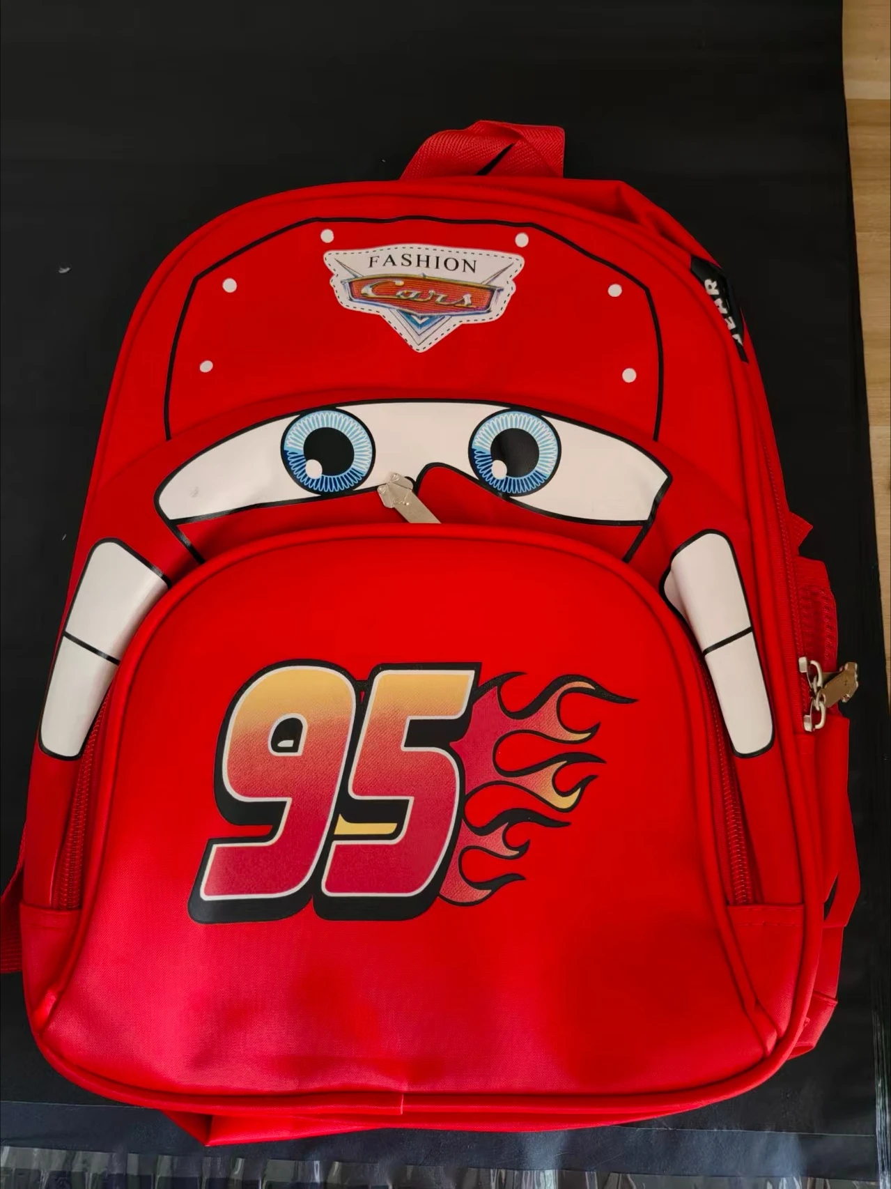 Sac à dos enfants Cars Lightning Mc Queen design voiture école maternelle matériaux durables style ludique idé