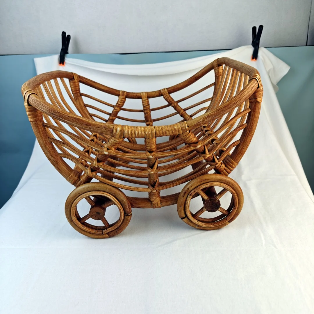 Poussette en rotin pour jouets panier à poupées chariot imitation bébé jouet en bois naturel pour enfants acce