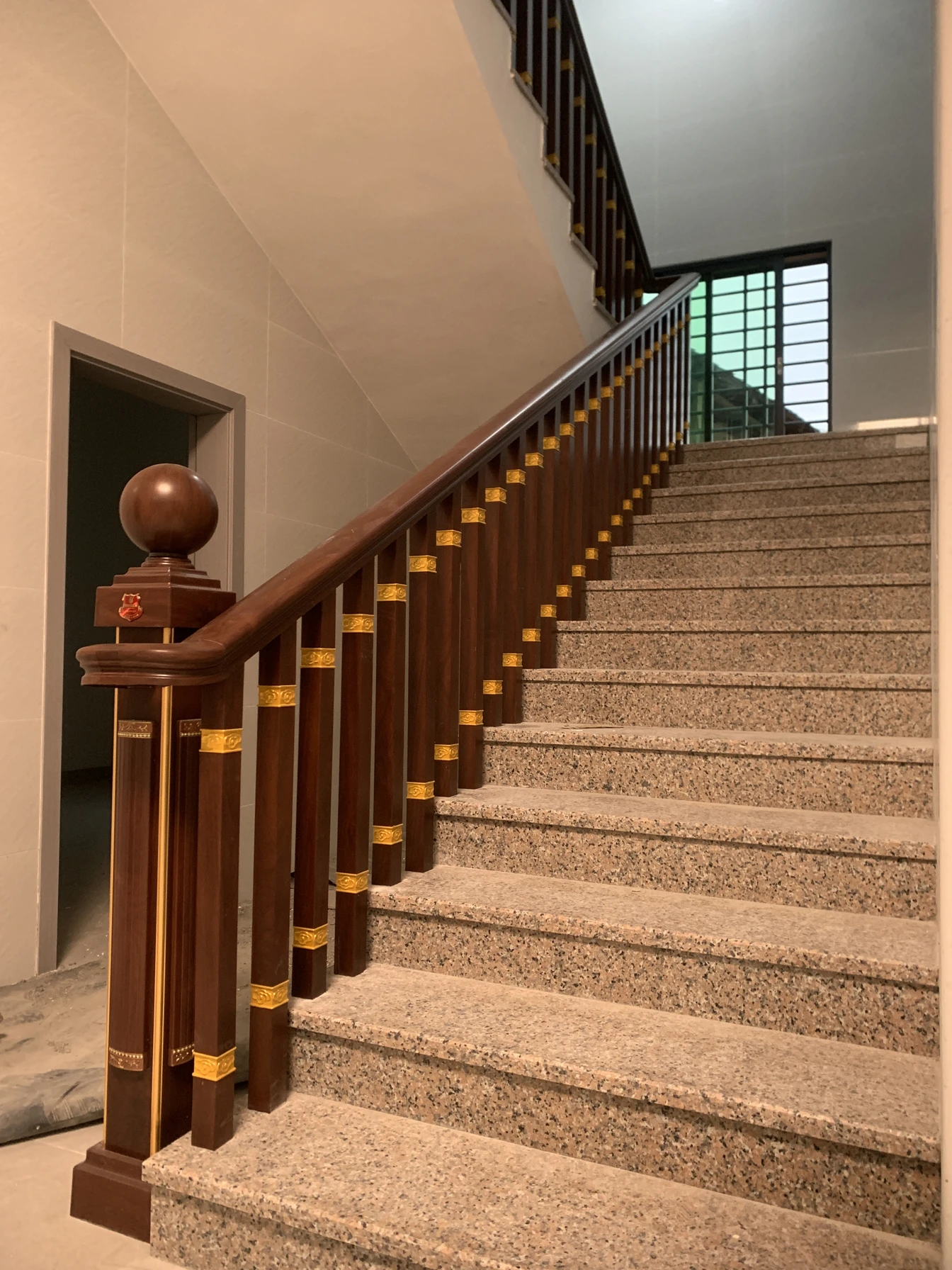 Gardecorps escalier aluminium maison villa main courante moderne style