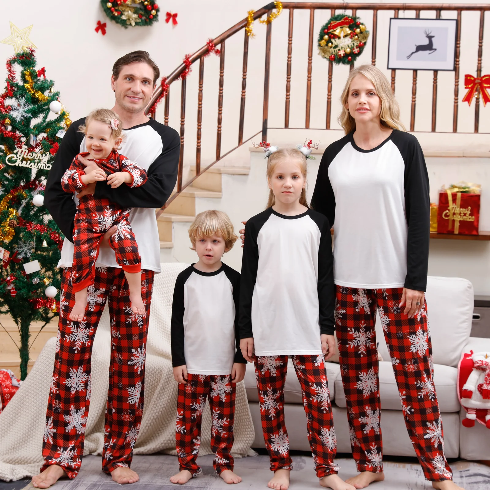 Ensemble de pyjamas de Noël assortis pour la famille tshirts manches longues en polyester vêtements confortabl