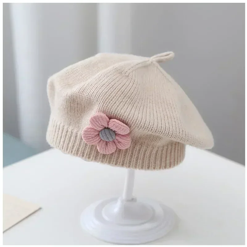 Bonnet bébé en tricot à fleur accessoire doux pour poussette style moderne usage printemps/automne idéal porta