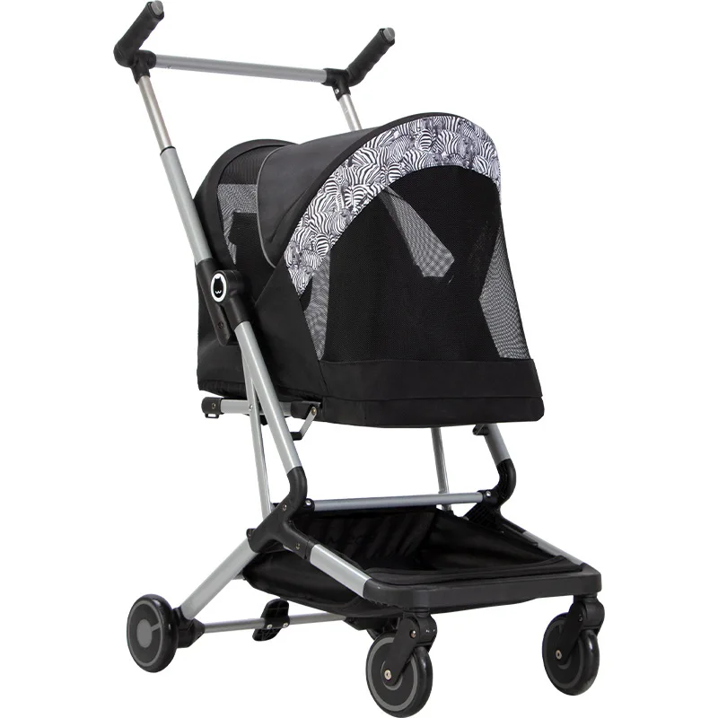 Poussette de voyage portable pliable en métal pour chiens respirante espace large accoudoirs réglables en 3 po