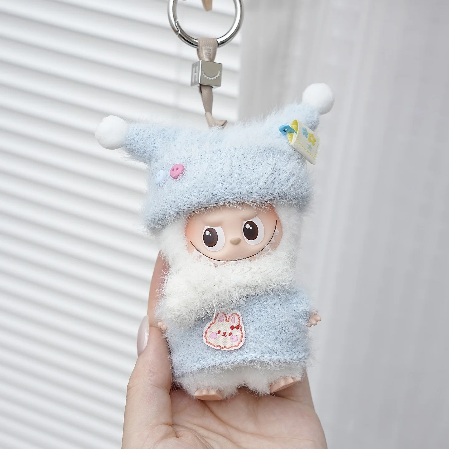 Vêtements pour poupée Labubu Mini tenue hiver neige sac de couchage Noël chapeau mignon bleu blanc 10cm