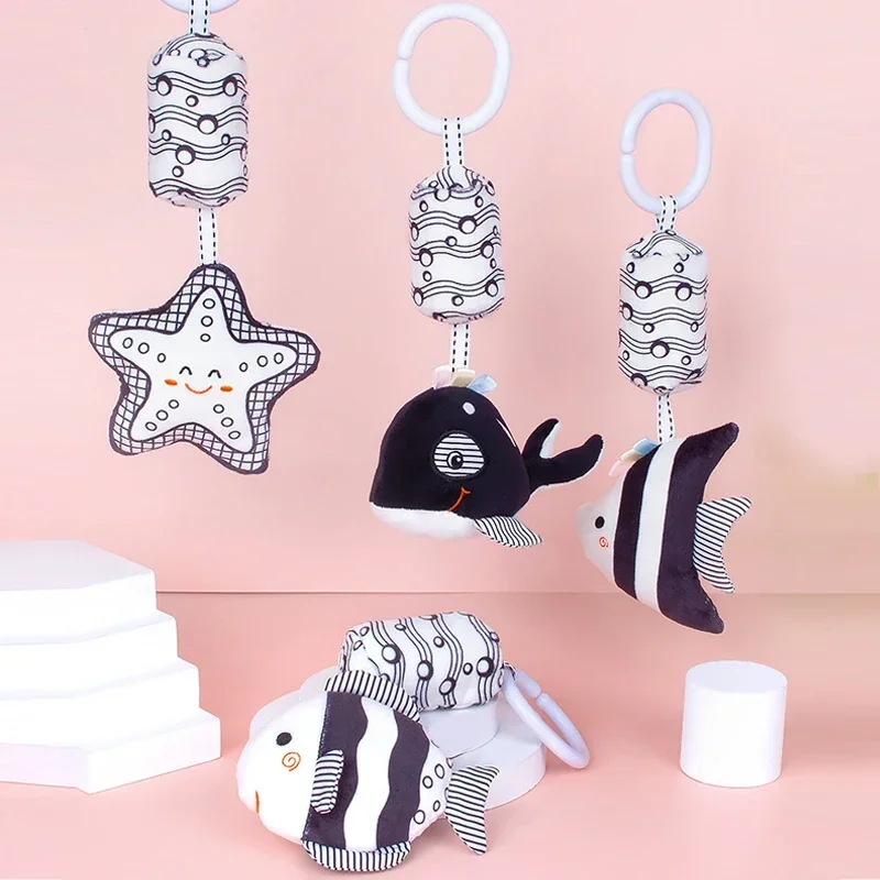 Mobile bébé en peluche noir et blanc jouets d'éveil suspendus stimulation visuelle poussette lit 06 mois
