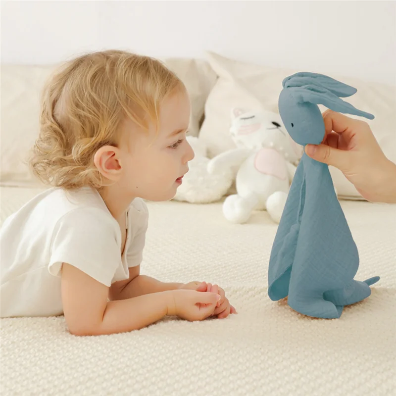Couverture Lovey personnalisée en mousseline design lapin coloris khaki pour bébé douceur et sécurité cadeau n