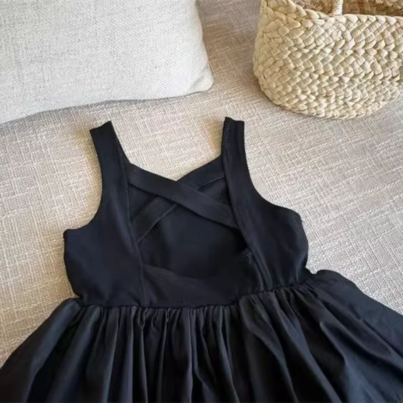 Robe noire à bretelles larges pour filles enfant style élégant robe d'été sans manches en coton doux