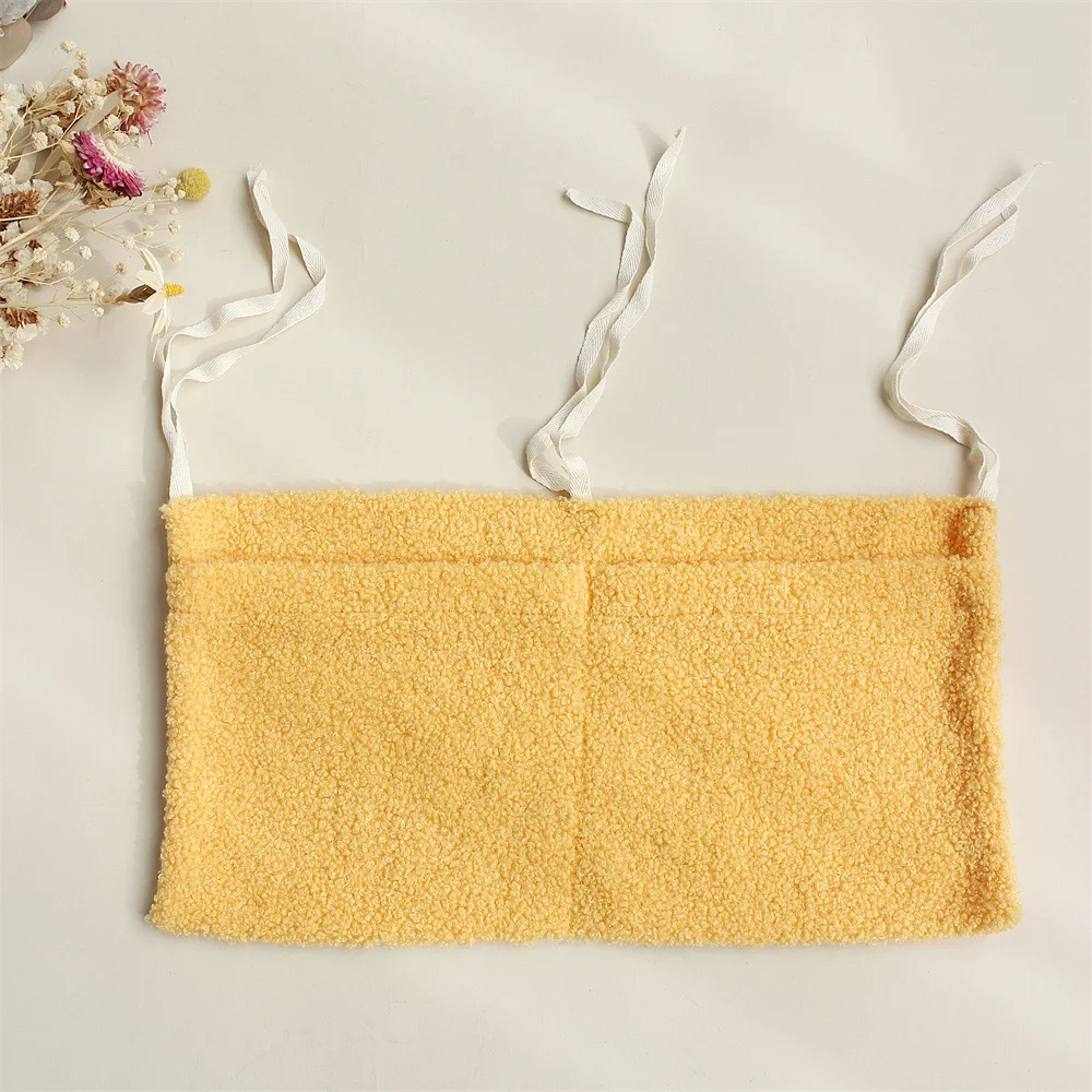 Organisateur de berceau suspendu sac de rangement en polaire Teddy double poche jaune pastel 43x22 cm 036 mois